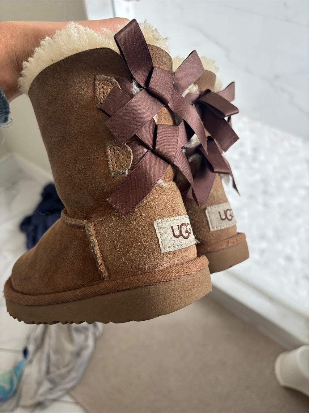 Kids boots with bows